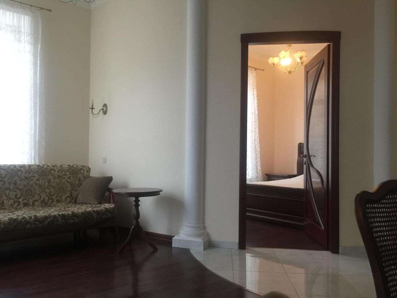 Cozy Studio Near Greek Square Apartman Odessza Kültér fotó