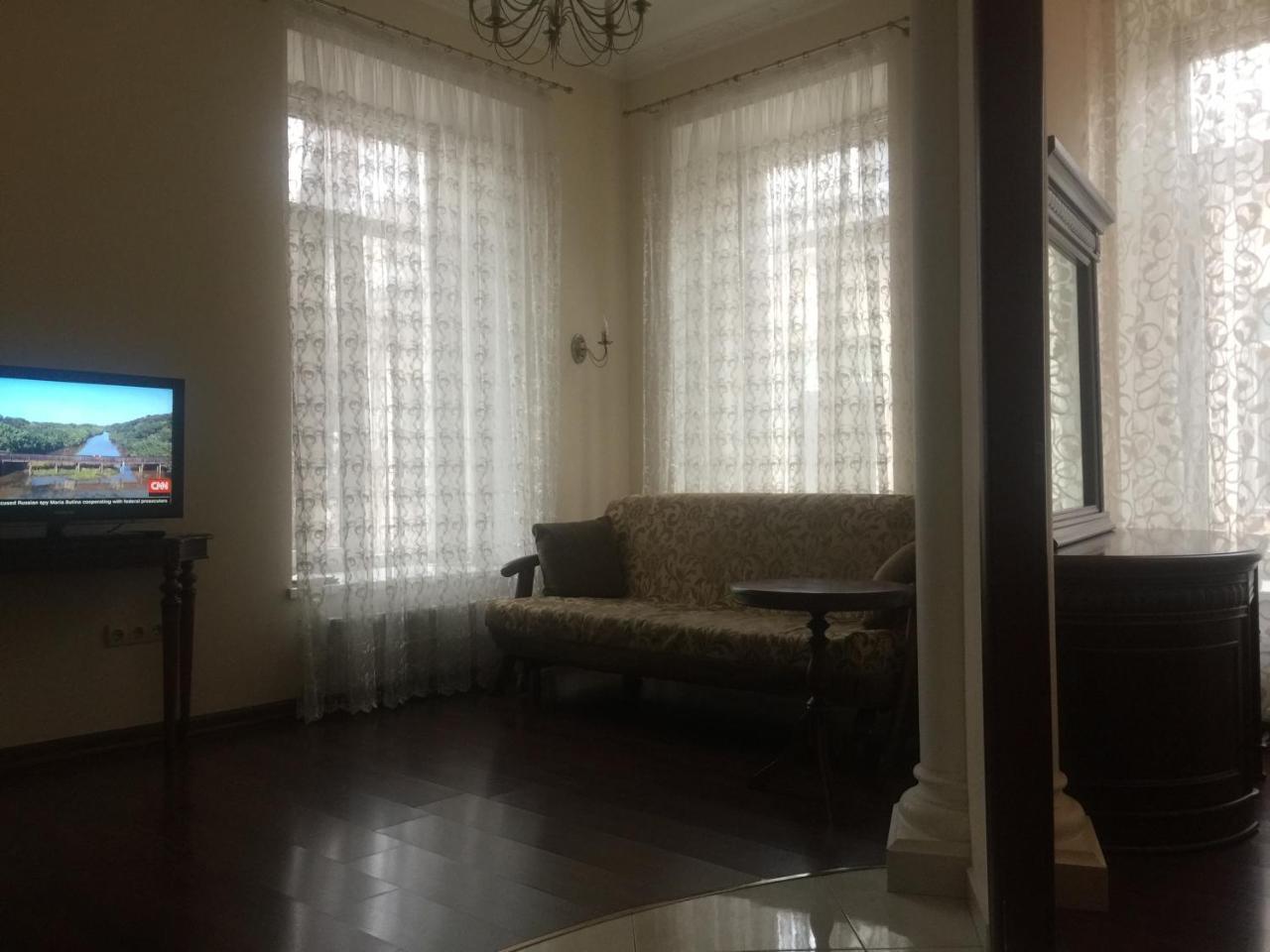 Cozy Studio Near Greek Square Apartman Odessza Kültér fotó