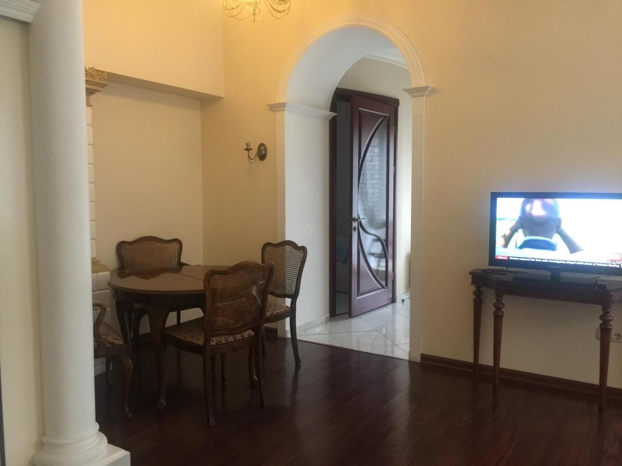 Cozy Studio Near Greek Square Apartman Odessza Kültér fotó